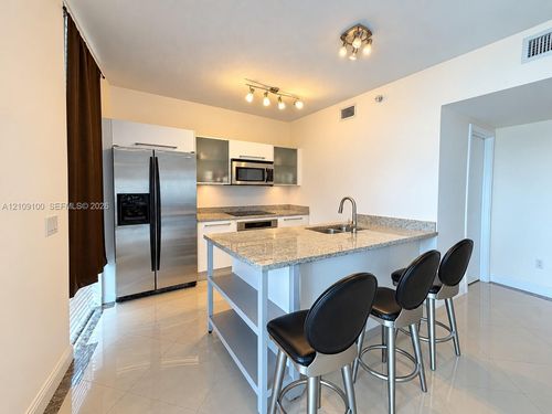 2400-185 Sw 7th St, Miami, FL, 33130 | Card Image