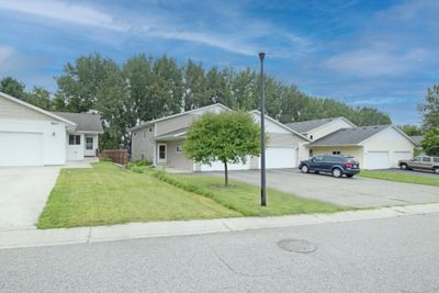 554 Hilltop Drive Ne, Home with 3 bedrooms, 1 bathrooms and null parking in Hutchinson MN | Image 2