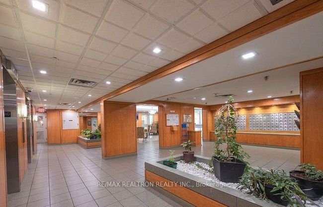 708 - 410 Mclevin Ave, Condo with 3 bedrooms, 2 bathrooms and 1 parking in Scarborough ON | Image 8