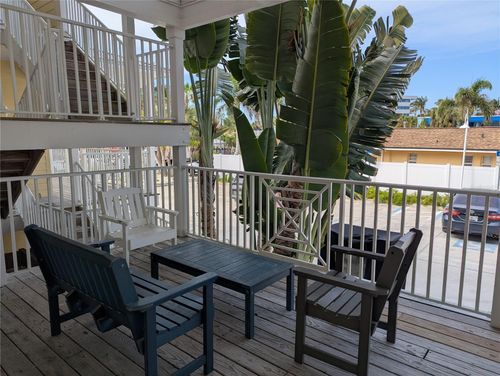 104c-6732 Sarasea Cir, SARASOTA, FL, 34242-5208 | Card Image
