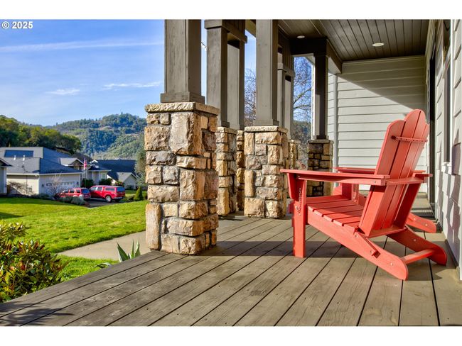 459 Oak Valley Loop, House other with 4 bedrooms, 4 bathrooms and 3 parking in Winchester OR | Image 36