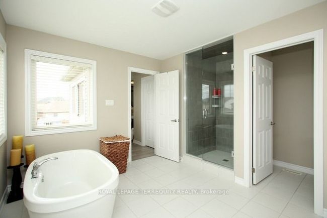 220 Harpin Way E, House other with 5 bedrooms, 4 bathrooms and 4 parking in Fergus ON | Image 20