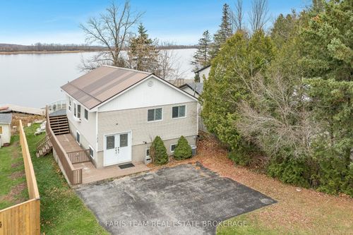 122 Mitchells Beach Rd, Victoria Harbour, ON, L0K2A0 | Card Image