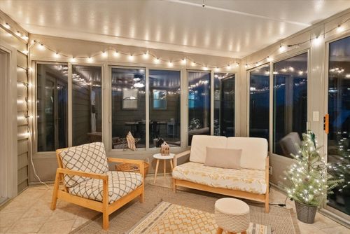 2826654 Meadowlark Ln, Hartland, WI, 53029-9664 | Card Image