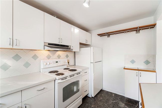 2 - 6569 Rosemoor St, Condo with 2 bedrooms, 1 bathrooms and 1 parking in Squirrel Hill PA | Image 13