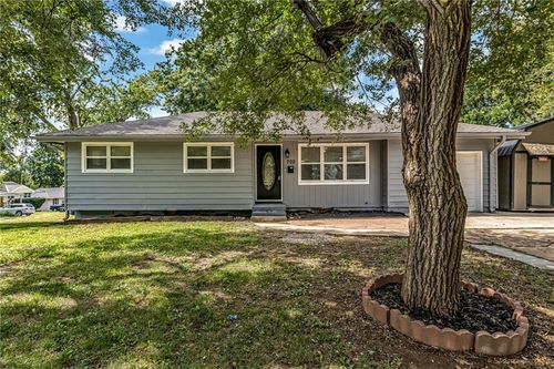 702 Mulberry St, Belton, MO, 64012-3030 | Card Image