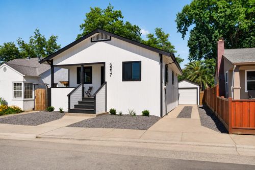 3217 43rd St, Sacramento, CA, 95817-3423 | Card Image