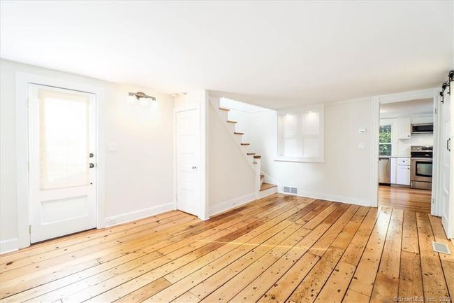 Living Room | Image 4