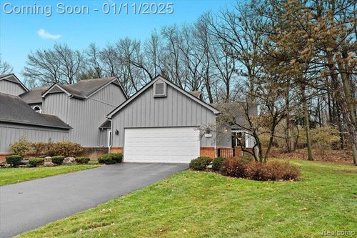 28570 Venice Circle, Farmington Hills, MI, 48334 | Card Image