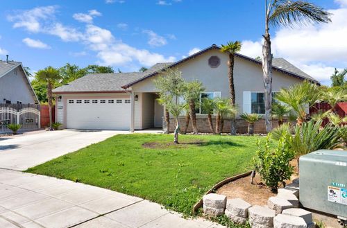 1350 E Jefferson Ct, Reedley, CA, 93654-4236 | Card Image