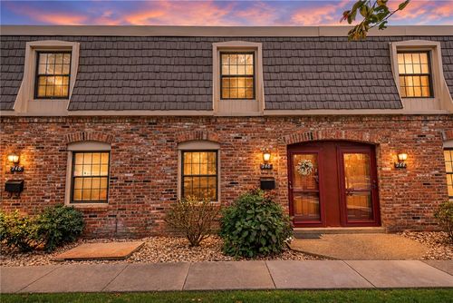 746 Carriage Cir, Pittsburgh, PA, 15205-1628 | Card Image