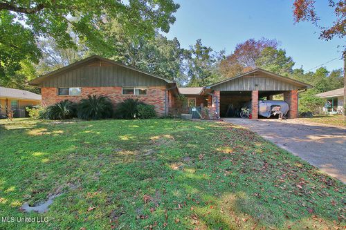 719 Holly Hills Dr, Biloxi, MS, 39532-4305 | Card Image