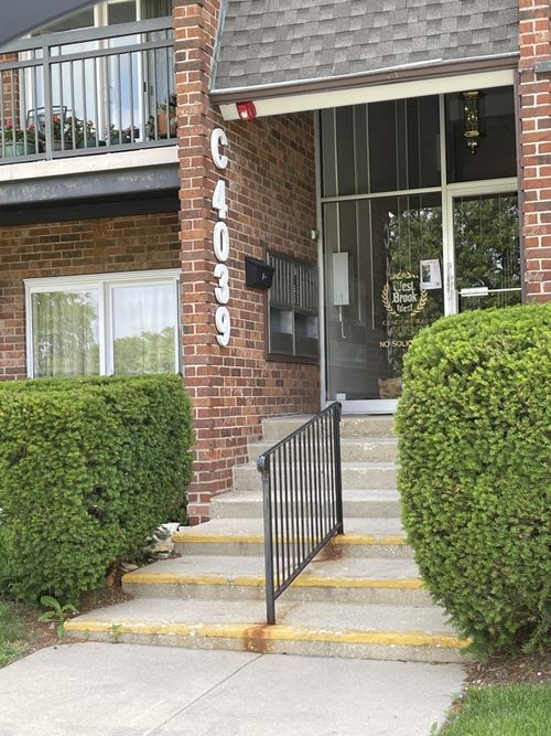 c101-4039 Saratoga Ave, Downers Grove, IL, 60515-2091 | Card Image