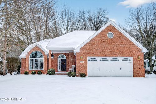 807 Saint Annes Dr, Holland, OH, 43528-8477 | Card Image