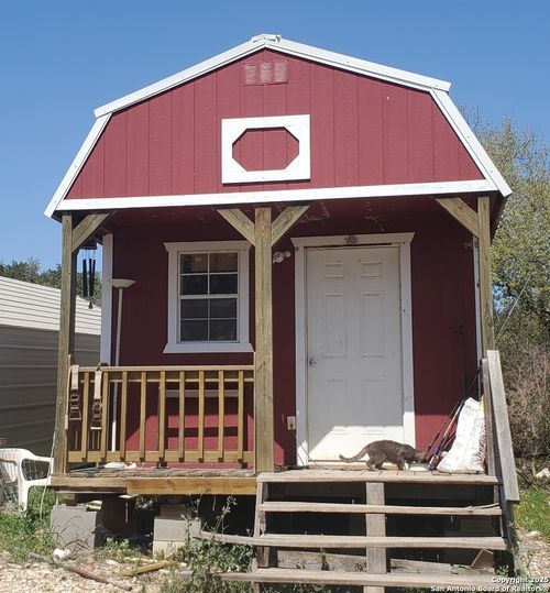 388 County Road 243, Hondo, TX, 78861-6513 | Card Image
