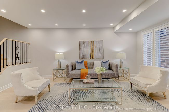 17A Silver Stream Ave, House attached with 4 bedrooms, 4 bathrooms and 2 parking in Richmond Hill ON | Image 5