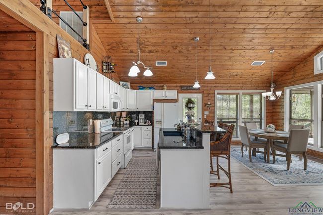 4120 Cypress Village Rd, House other with 3 bedrooms, 3 bathrooms and null parking in Karnack TX | Image 7