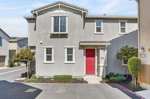 8212 Kramer Ranch Ln, Elk Grove, CA, 95758-1293 | Card Image