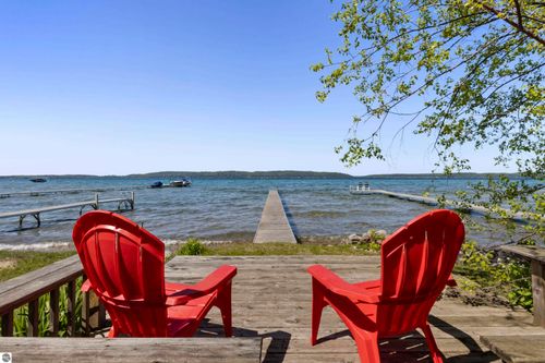 1313 S Shore E, Frankfort, MI, 49635-9545 | Card Image