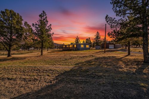 1384 Se Akins Dr, Prineville, OR, 97754-8548 | Card Image