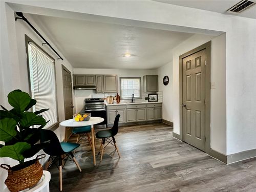 3613 Castleman St, Fort Worth, TX, 76119-2920 | Card Image