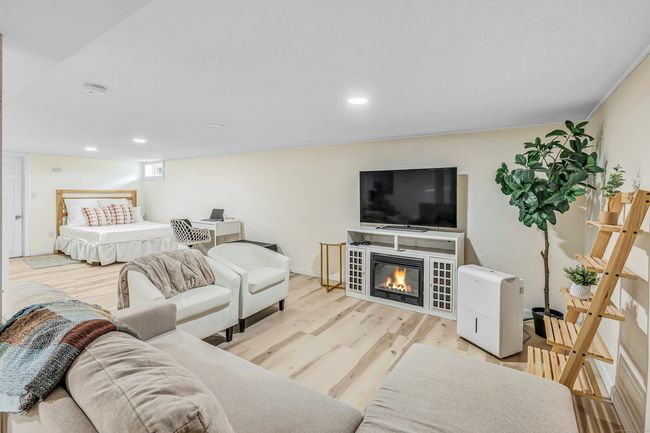 14 N Coe Ln, House other with 3 bedrooms, 2 bathrooms and null parking in Ansonia CT | Image 32