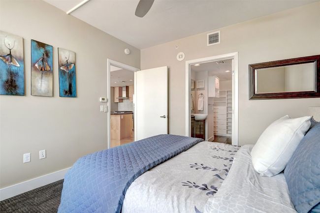 APT-1301 - 300 Bowie St, Condo with 2 bedrooms, 2 bathrooms and 2 parking in Austin TX | Image 25