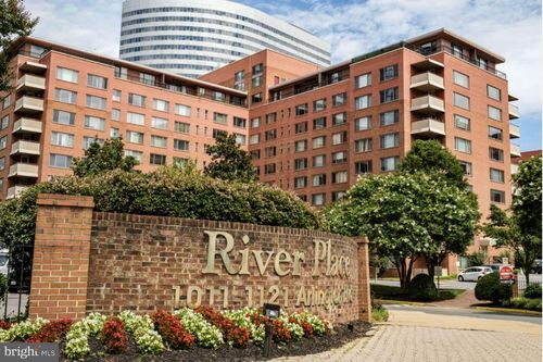 apt-932-1111 Arlington Blvd, ARLINGTON, VA, 22209-3231 | Card Image