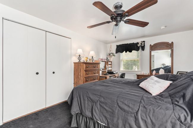 230 Ridgefield Ln, House other with 3 bedrooms, 3 bathrooms and 2 parking in Naperville IL | Image 17
