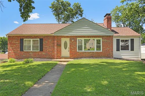 7025 Greenholly Dr, Affton, MO, 63123-1609 | Card Image