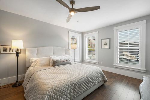 301-50 Maplewood Ave, Portsmouth, NH, 03801-4786 | Card Image