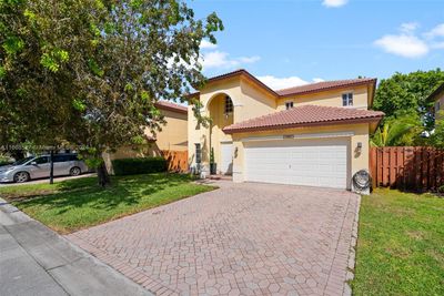 13601 Sw 118th Path, House other with 4 bedrooms, 3 bathrooms and null parking in Miami FL | Image 2