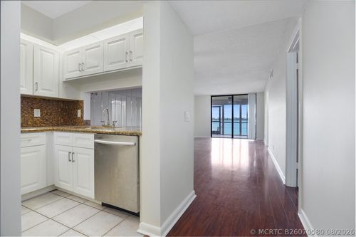 110-109 Lake Emerald Dr, Oakland Park, FL, 33309-6204 | Card Image