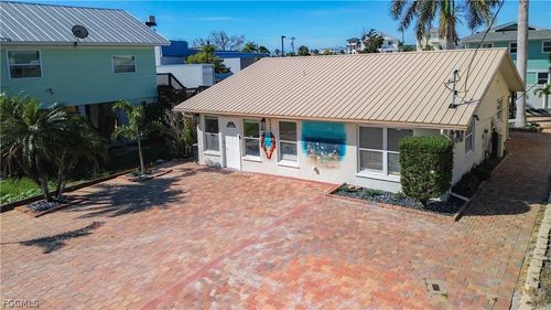 217 Miramar St, FORT MYERS BEACH, FL, 33931-2824 | Card Image
