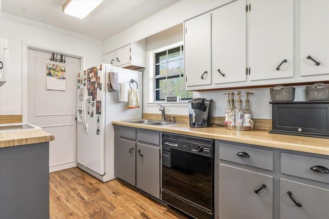 224 Bicentennial Trl, House other with 3 bedrooms, 2 bathrooms and 1 parking in Rock Spring GA | Image 9
