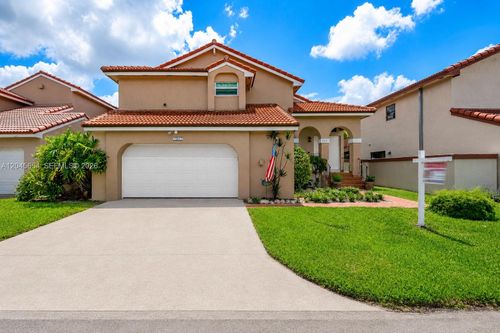 17617 Nw 61st Ct N, Hialeah, FL, 33015-4539 | Card Image