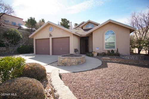 6040 Los Siglos Dr, El Paso, TX, 79912-7511 | Card Image