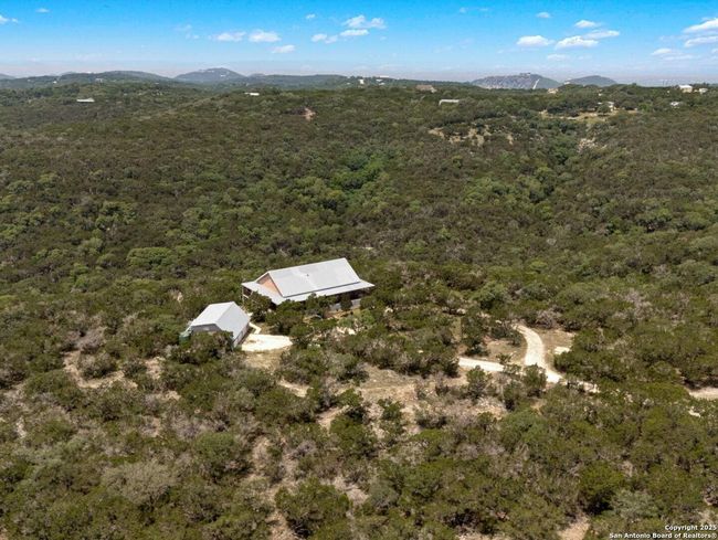 388 Oak Trl, House other with 3 bedrooms, 5 bathrooms and null parking in Pipe Creek TX | Image 47