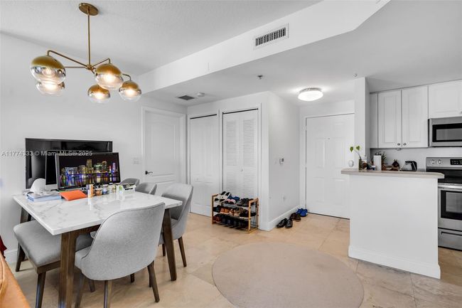 APT-207 - 1627 Sw 37 Th Ave, Condo with 2 bedrooms, 2 bathrooms and null parking in Miami FL | Image 6