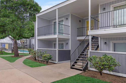 11-144-10402 Sandpiper Dr, Houston, TX, 77096-4540 | Card Image