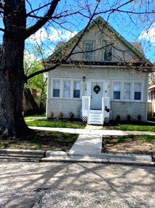 118 S Fulton Ave, WAUKEGAN, IL, 60085-5312 | Card Image