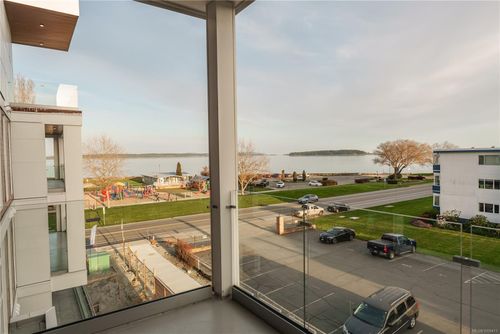 306-9570 5th St, Sidney, BC, V8L2W5 | Card Image