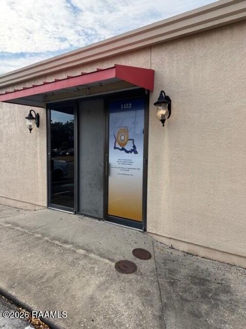 1452 Surrey St, Lafayette, LA, 70501-7752 | Card Image