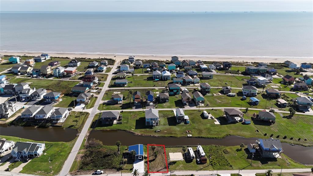 1988 Avenue G, For Sale in Crystal Beach Zoocasa