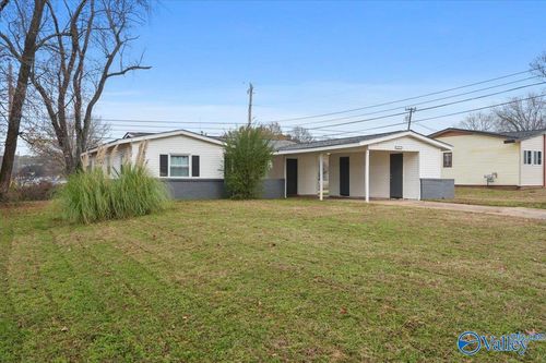 111 Whitney Ave Ne, Huntsville, AL, 35811-1432 | Card Image