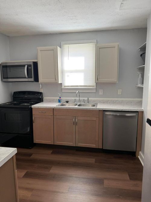 1543 Cordell Ave, Columbus, OH, 43211-1617 | Card Image