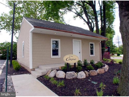 11 Hartford Rd, Delran, NJ, 08075-1873 | Card Image