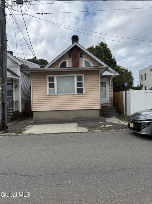 1887 9th Ave, Watervliet, NY, 12189-2507 | Card Image