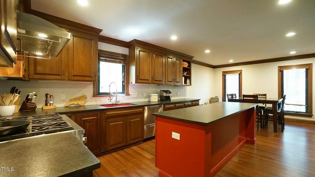Kitchen | Image 6