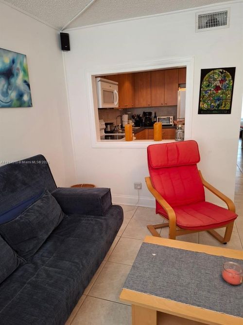 apt-105-9081 Sunrise Lakes Blvd, Sunrise, FL, 33322-6062 | Card Image